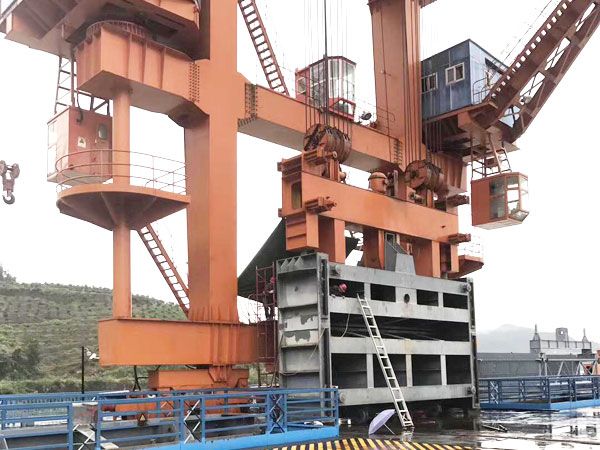 閘門水封更換、改造施工